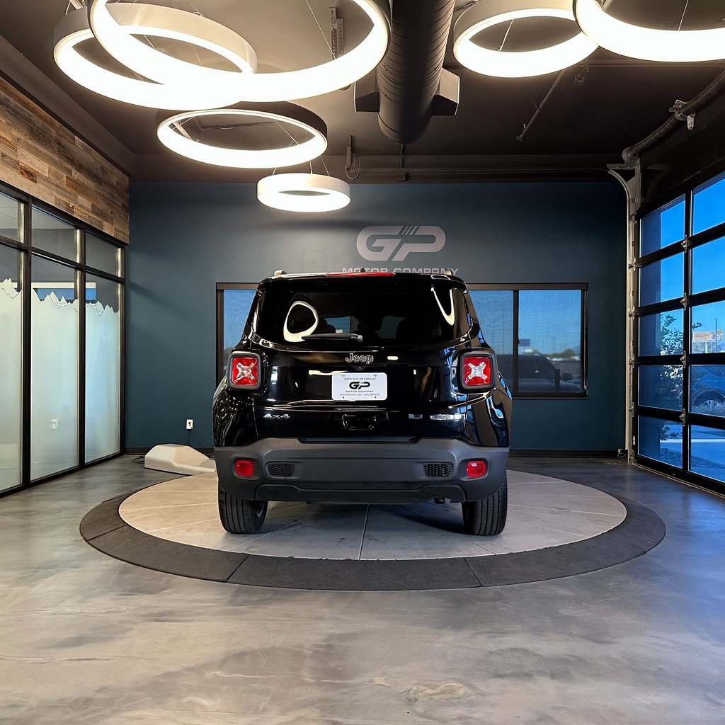 Used 2022 Jeep Renegade Latitude w/ Convenience Group image 4
