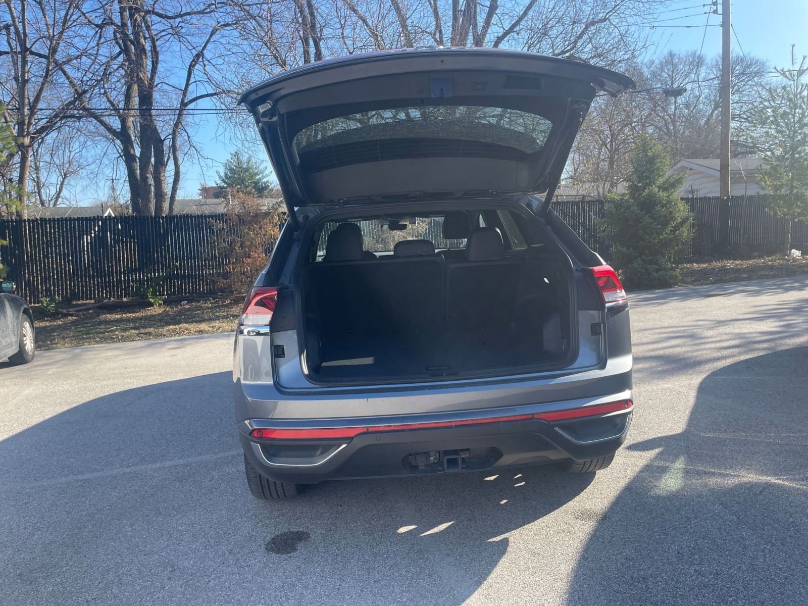 Used 2025 Volkswagen Atlas Cross Sport SE image 29