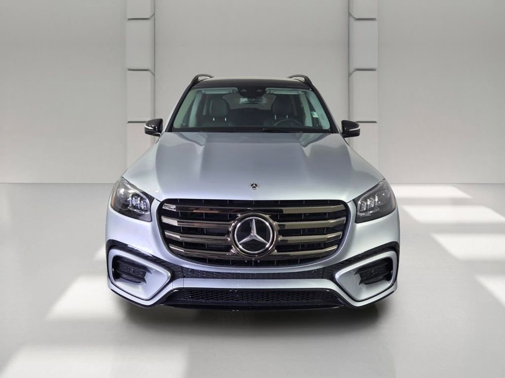 Used 2026 Mercedes-Benz GLS 450 4MATIC image 3