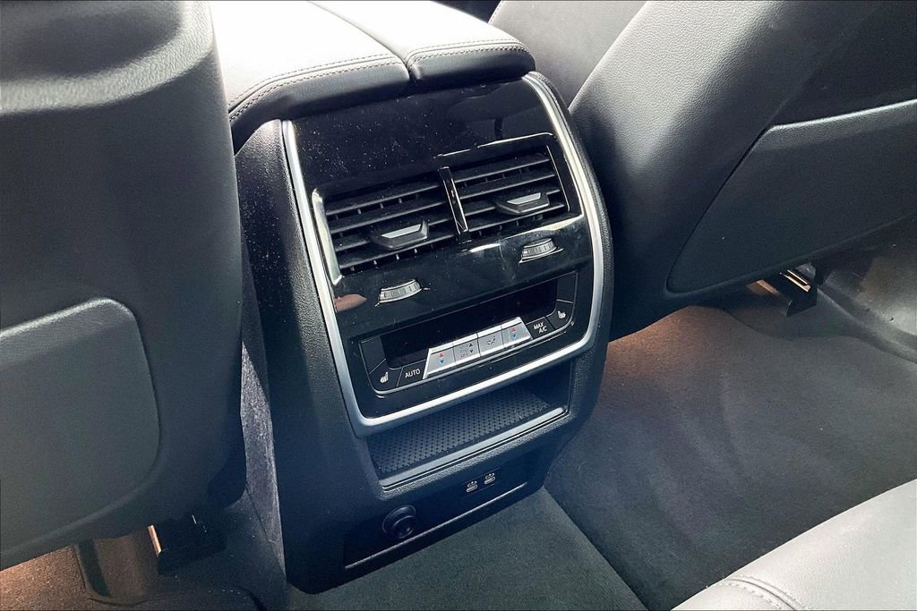 Used 2025 BMW X5 xDrive50e w/ M Sport Package image 28