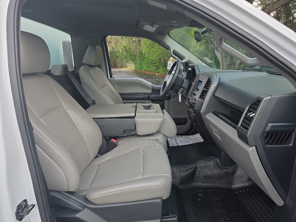 Certified 2022 Ford F550 2WD Regular Cab Super Duty image 12
