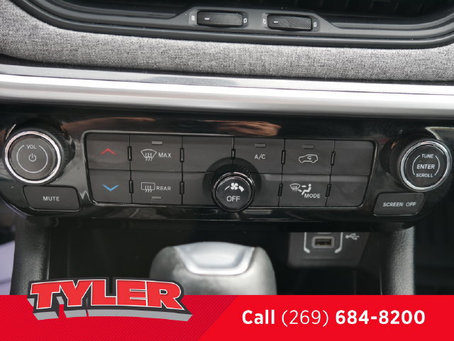 Certified 2023 Jeep Compass Latitude AWD/4WD image 32