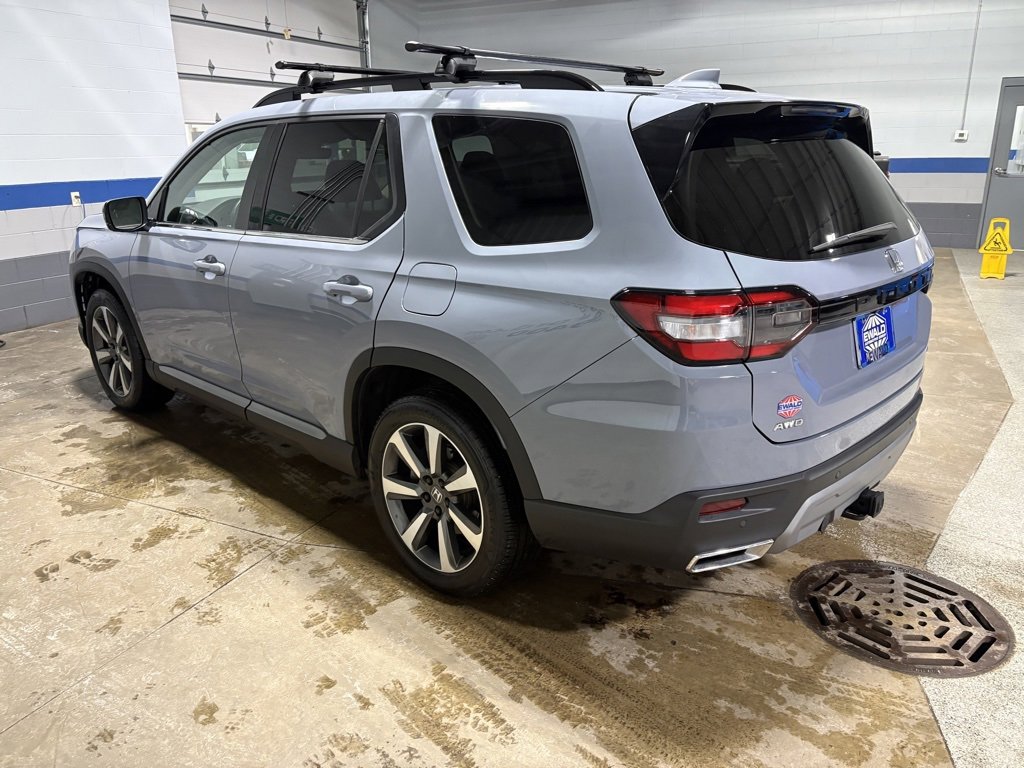 Used 2025 Honda Pilot Elite image 4