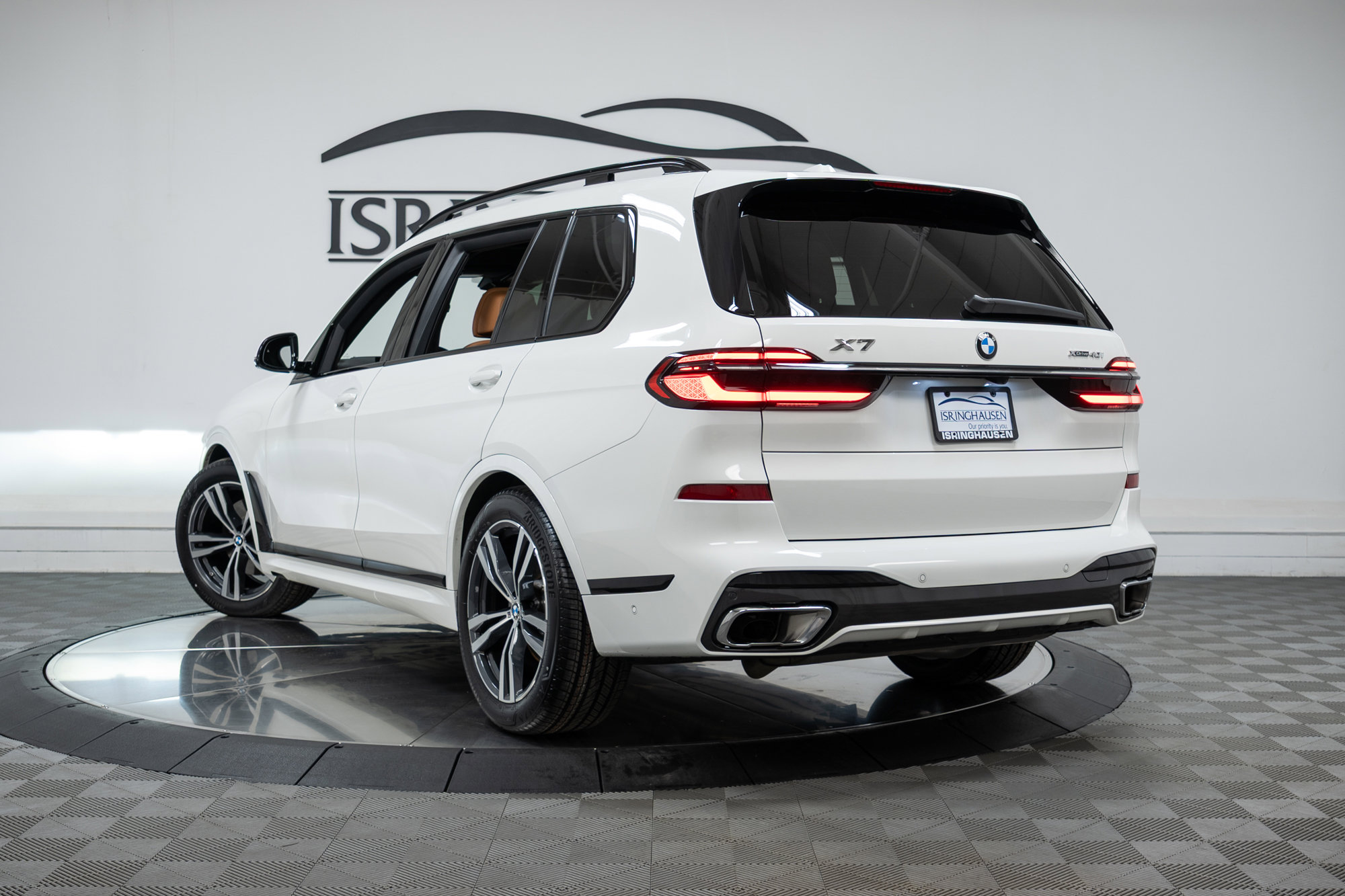 Certified 2024 BMW X7 xDrive40i w/ M Sport Package image 29
