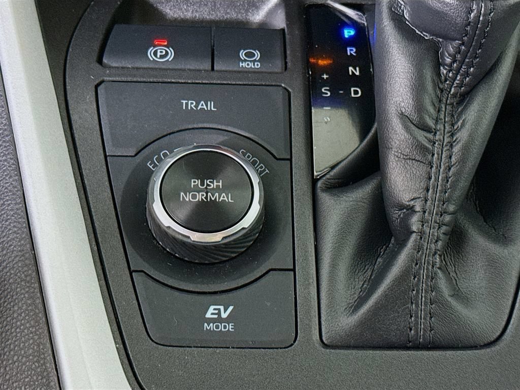 Certified 2023 Toyota RAV4 XLE AWD/4WD image 11