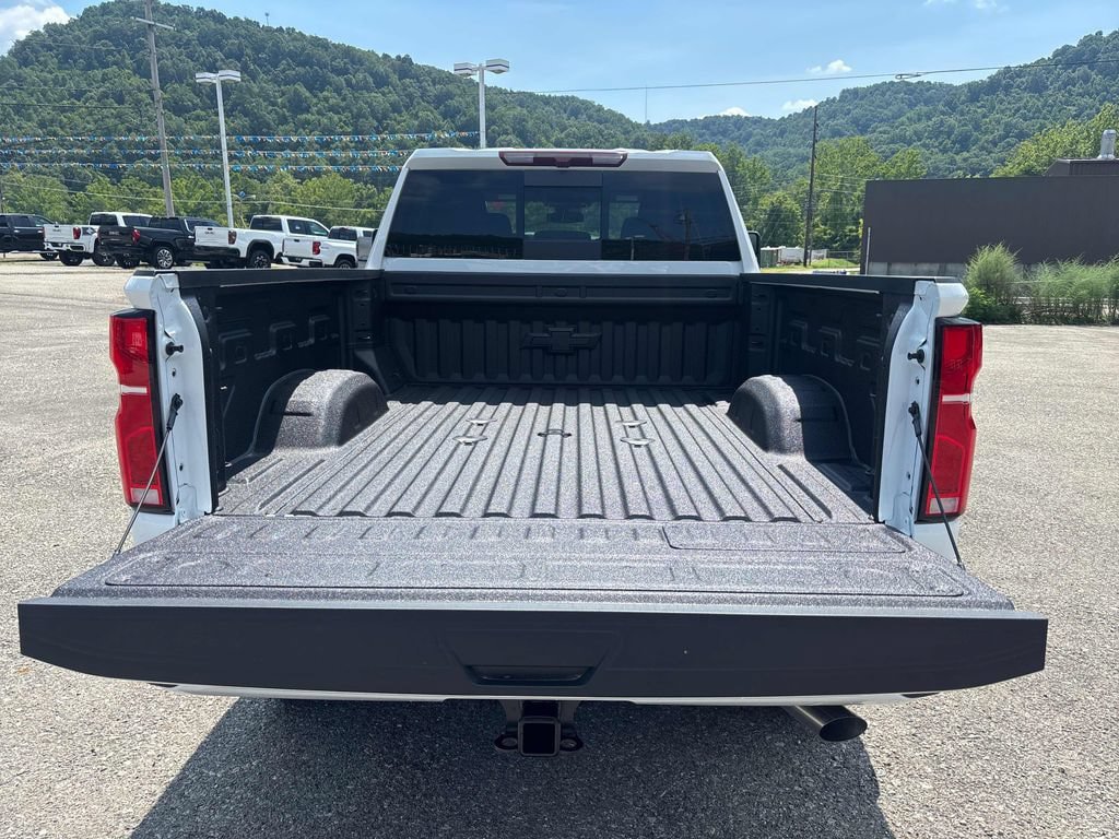 New 2026 Chevrolet Silverado 2500 LT w/ Z71 Chrome Sport Edition AWD/4WD image 24