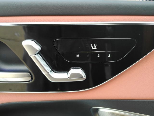 Used 2024 Mercedes-Benz GLC 300 w/ Driver Assistance Package image 15