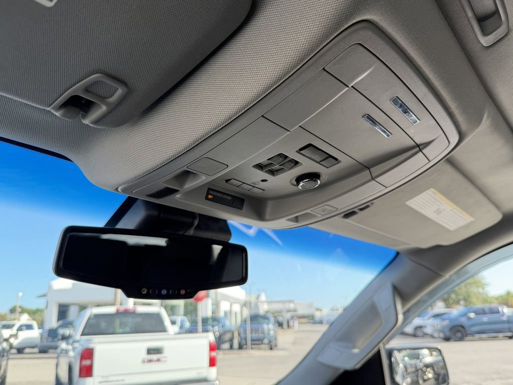 Used 2018 GMC Yukon Denali AWD/4WD image 32