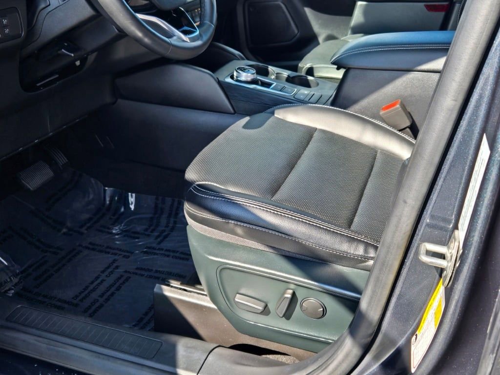 Used 2022 Ford Escape SEL w/ Technology Package image 24