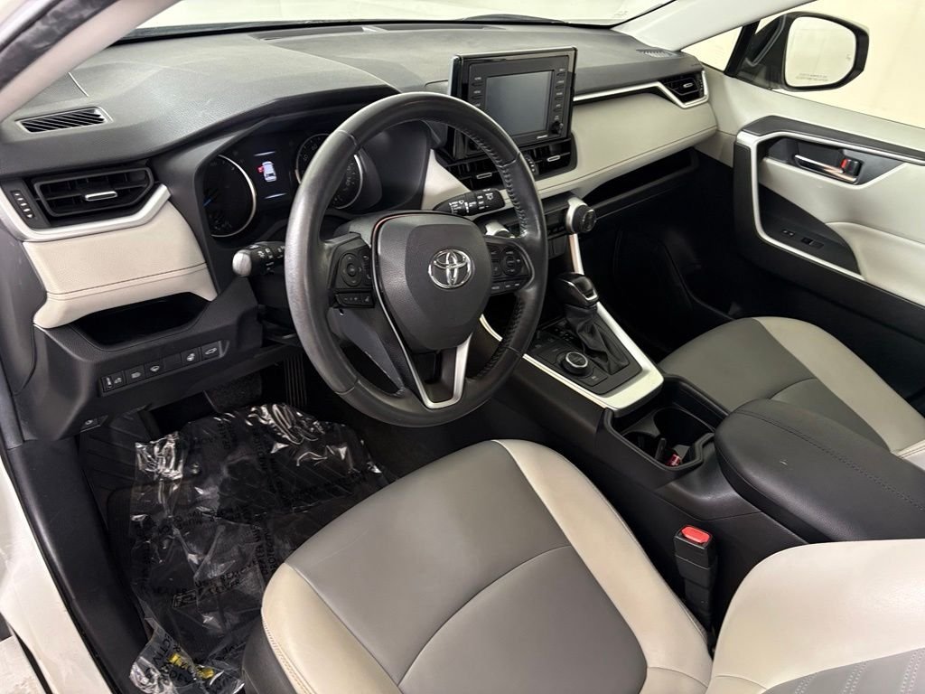 Used 2021 Toyota RAV4 XLE Premium AWD/4WD image 17