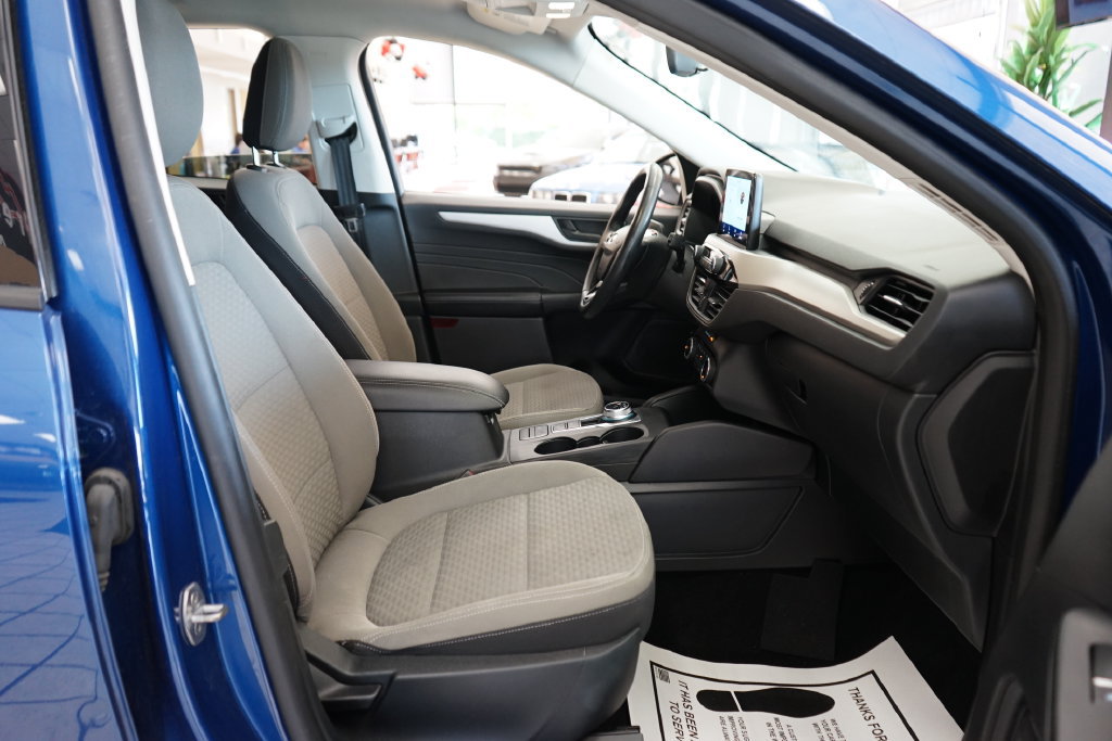 Used 2022 Ford Escape SE w/ Cold Weather Package AWD/4WD image 39