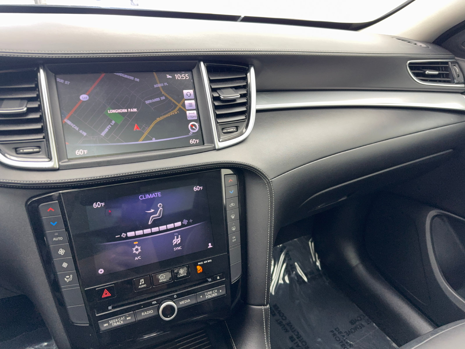 Used 2019 INFINITI QX50 Luxe w/ Navigation Package FWD image 24