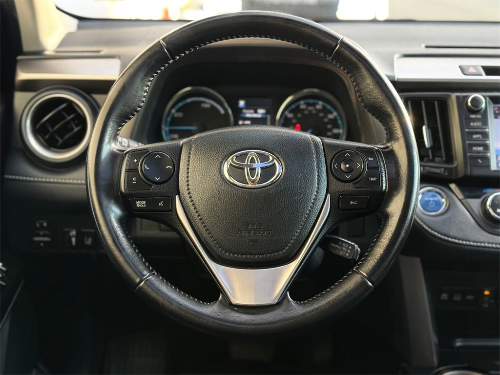 Used 2016 Toyota RAV4 Limited image 11