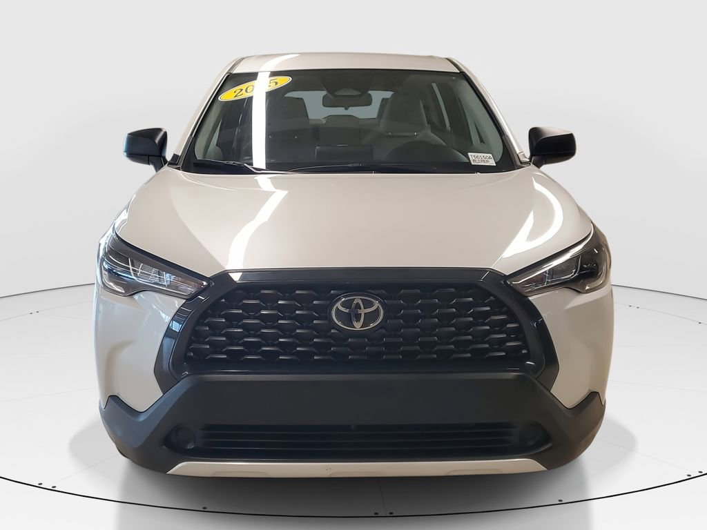Used 2025 Toyota Corolla Cross L image 2