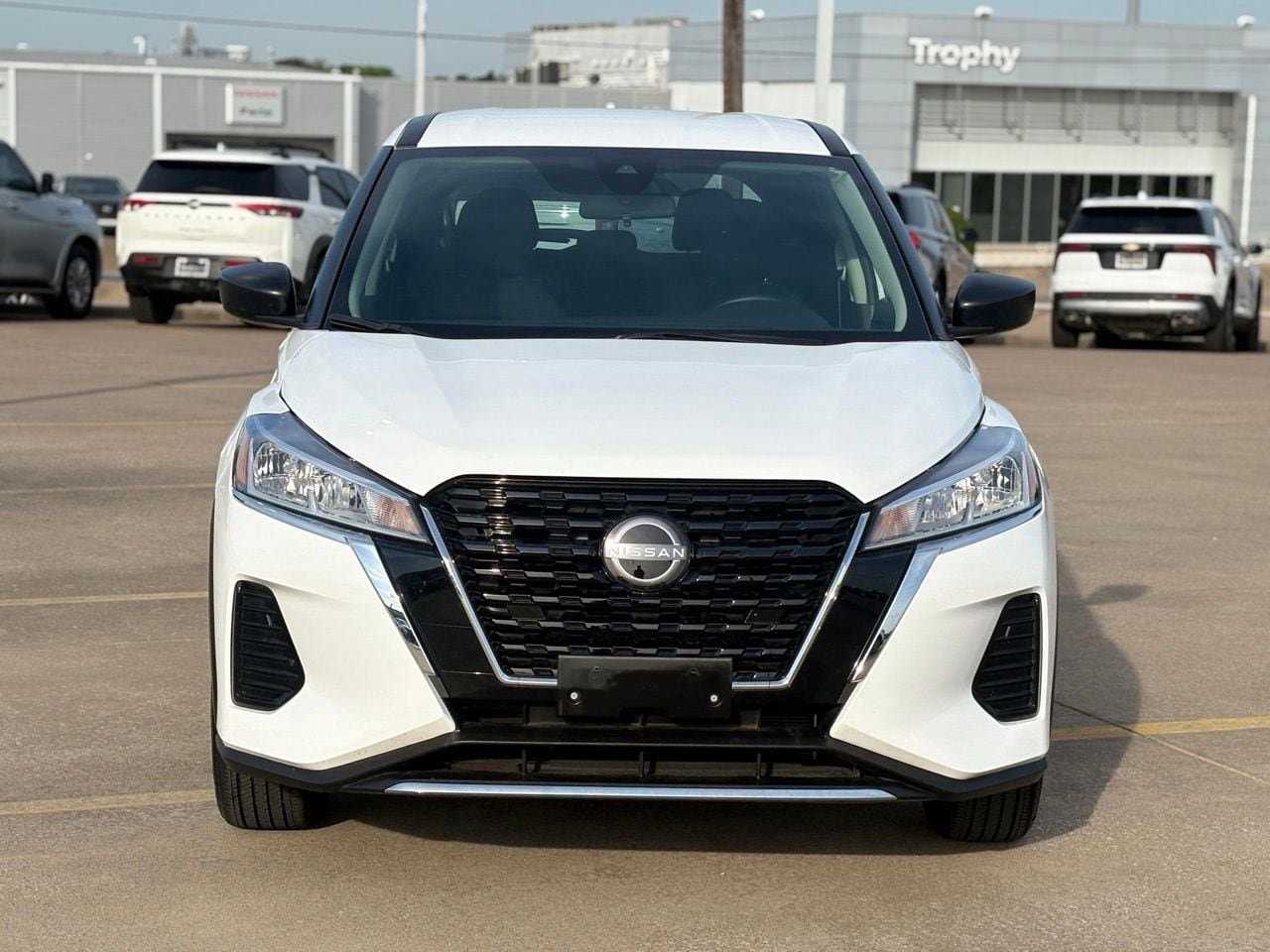 Certified 2025 Nissan Kicks Play S FWD image 4
