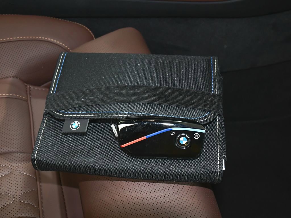 Used 2026 BMW X7 M60i image 70
