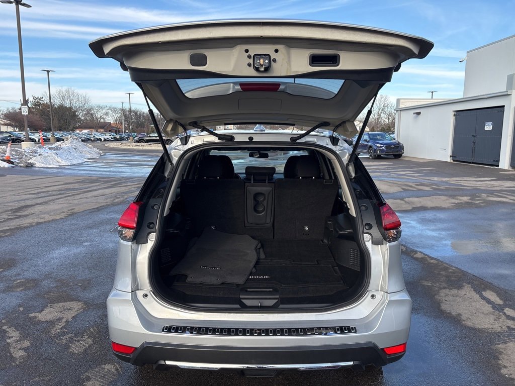 Used 2017 Nissan Rogue SV image 7