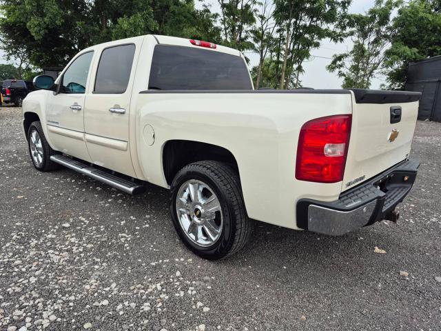 Used 2013 Chevrolet Silverado 1500 LTZ w/ LTZ White Diamond Edition image 7