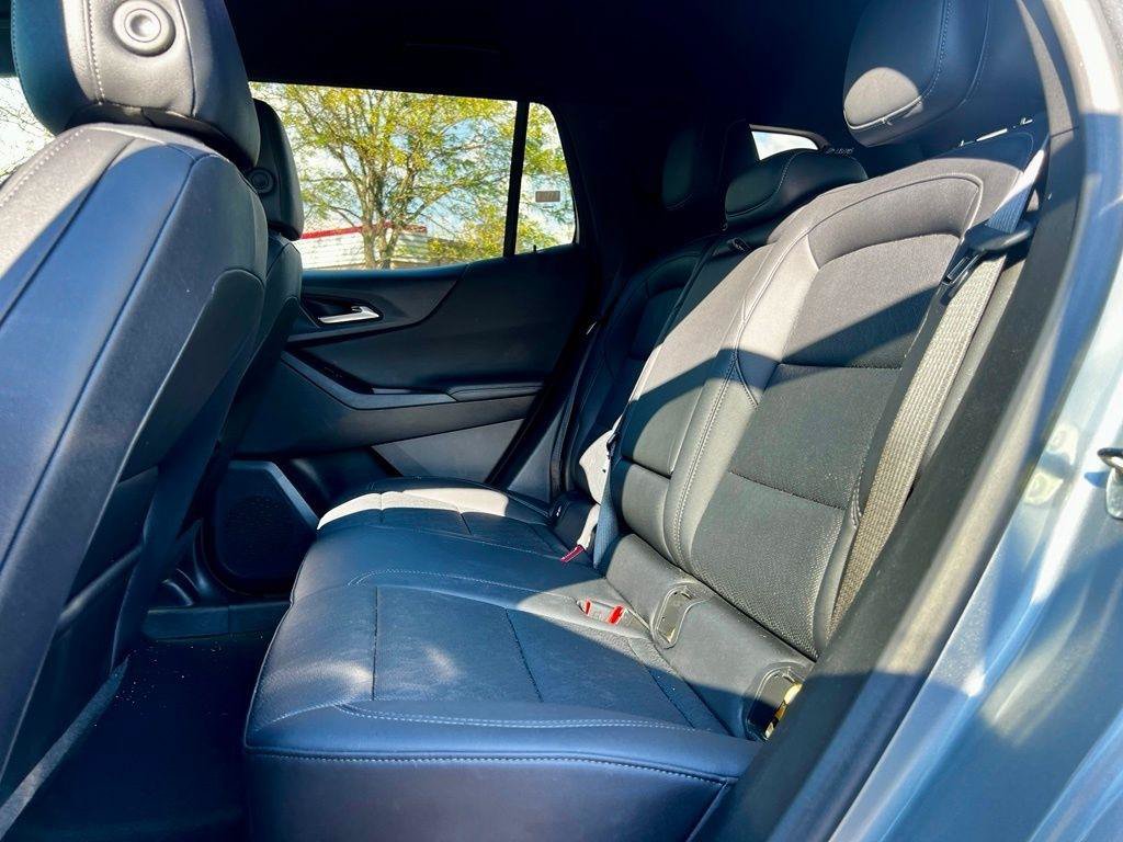 Used 2025 Chevrolet Equinox LT w/ Convenience Package II FWD image 17