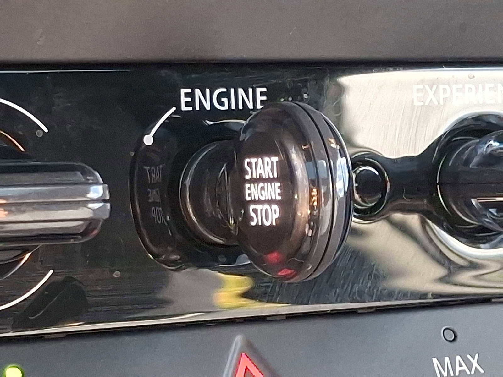 Used 2025 MINI Cooper 2-Door Hardtop image 24