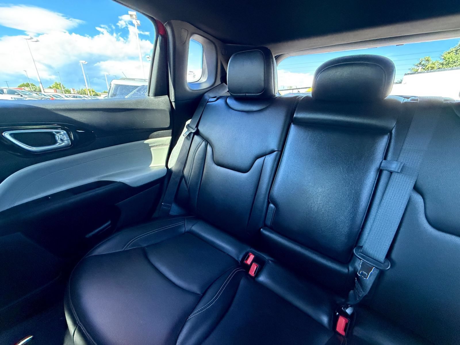 Used 2025 Jeep Compass Limited AWD/4WD image 39