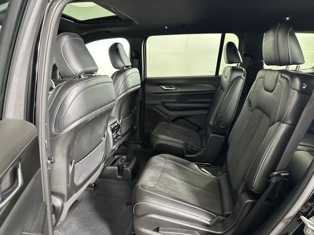Used 2023 Jeep Grand Cherokee L Laredo image 26