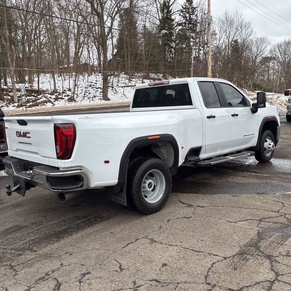 Used 2023 GMC Sierra 3500 Pro w/ Convenience Package image 8