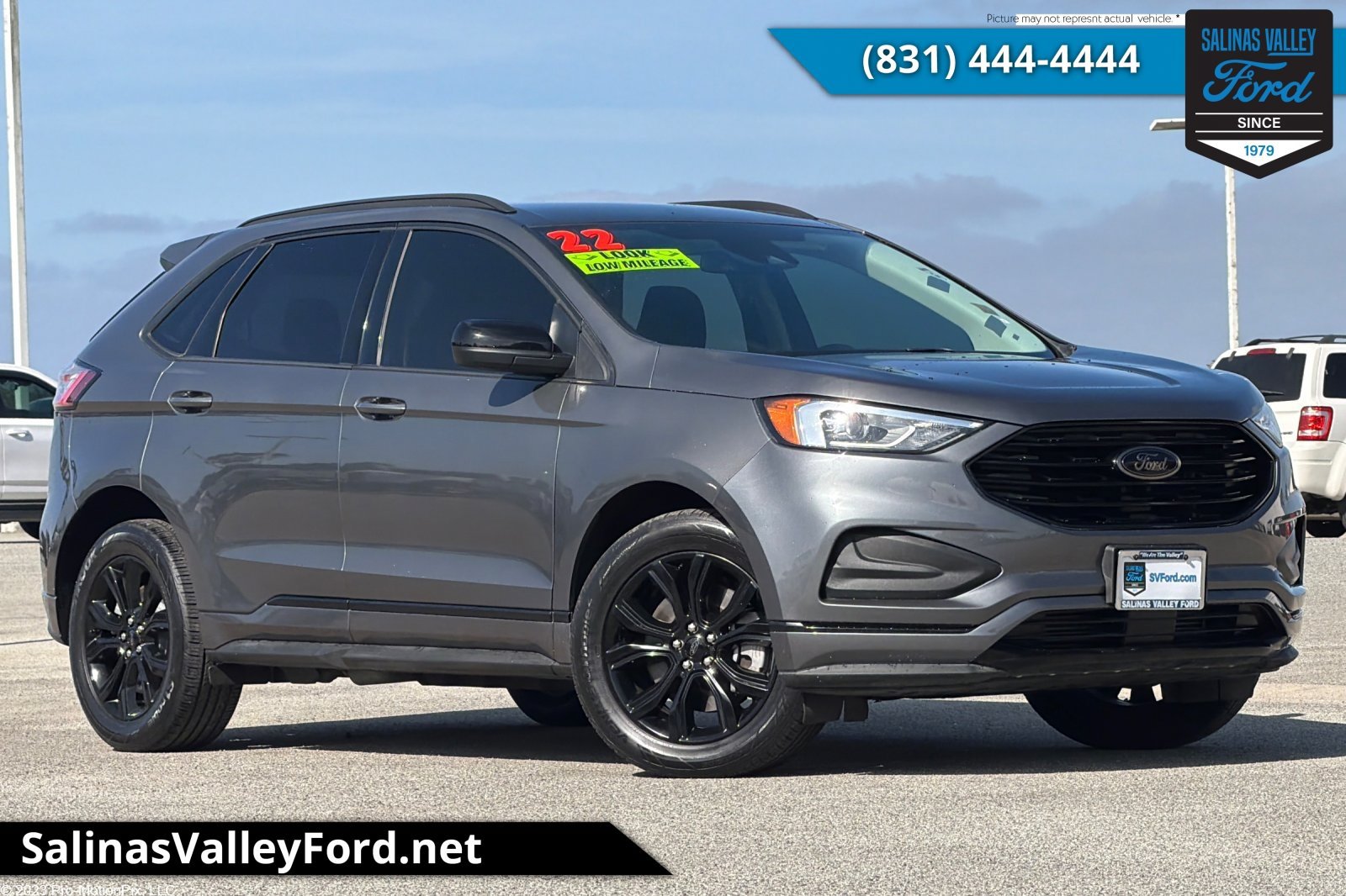Used 2022 Ford Edge SE w/ Black Appearance Package