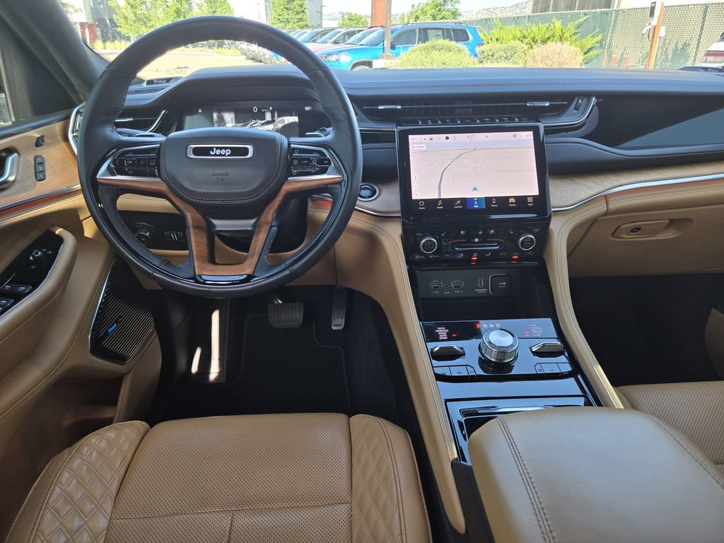 Used 2022 Jeep Grand Cherokee Summit AWD/4WD image 26
