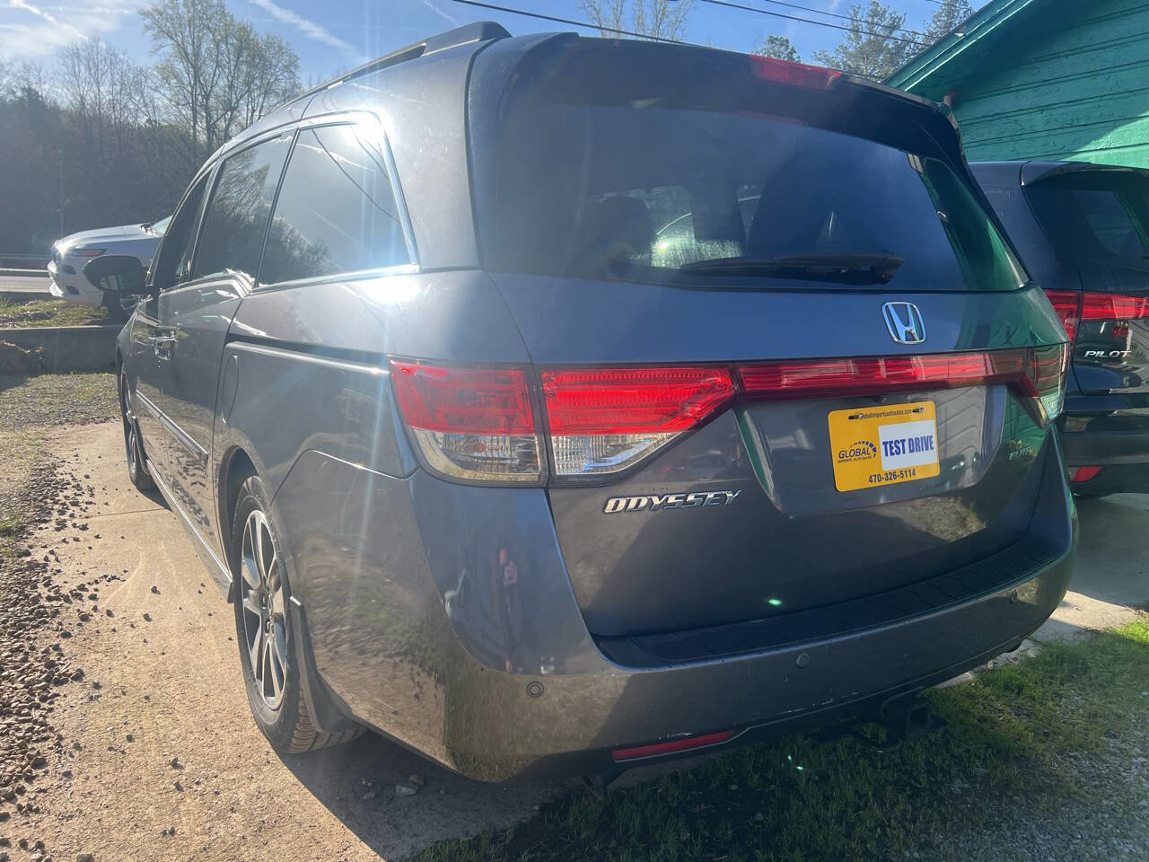 Used 2016 Honda Odyssey Touring Elite image 2