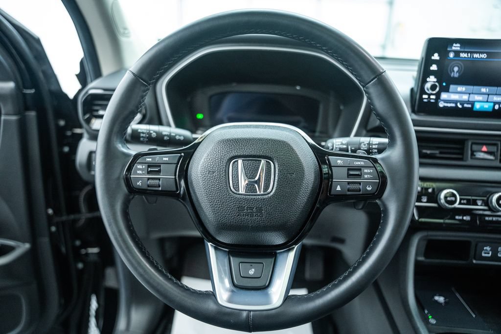 Used 2025 Honda Pilot Elite image 34
