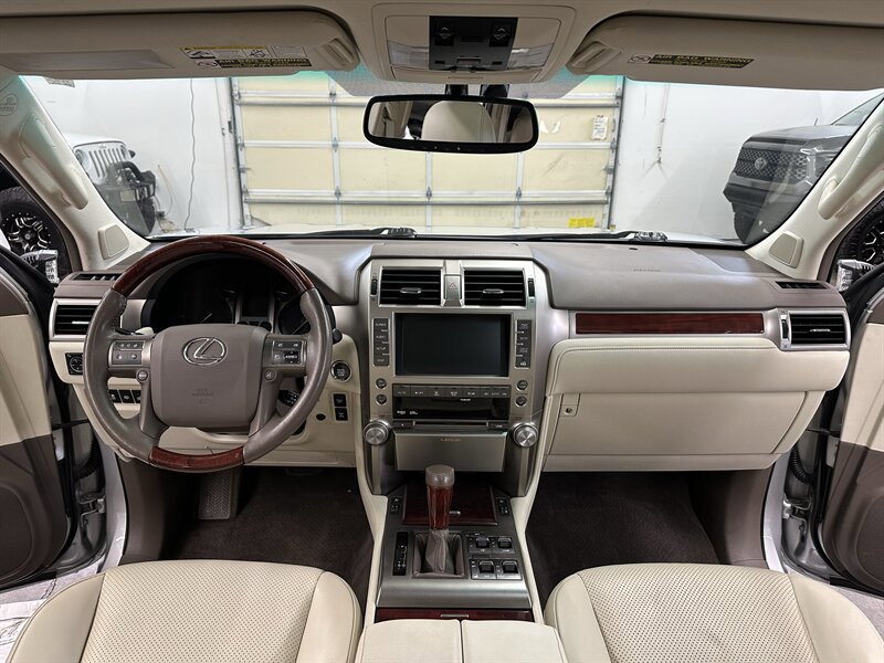 Used 2012 Lexus GX 460 Premium AWD/4WD image 21