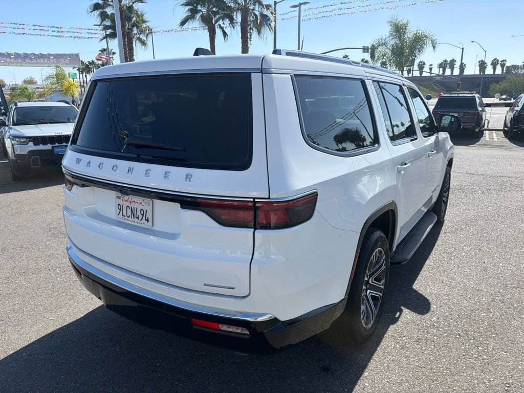 Used 2024 Jeep Wagoneer Series II w/ Flexible Seating Group RWD image 5