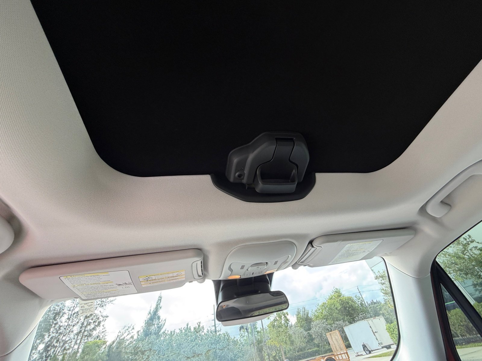 Used 2017 Jeep Renegade Altitude w/ Safety & Security Group image 18