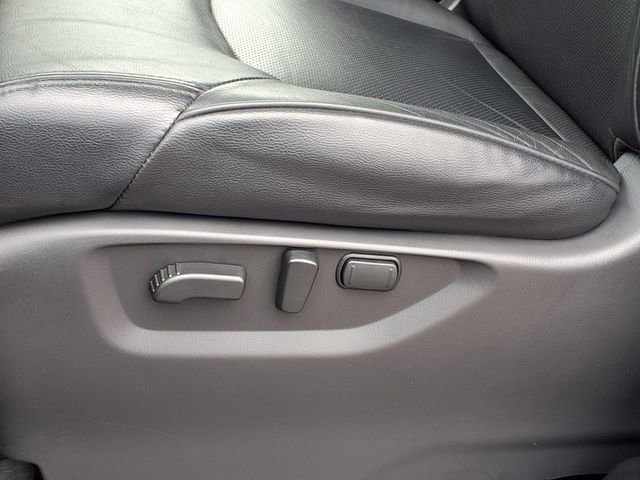 Used 2024 Nissan Armada SL w/ Captain's Chairs Package image 4