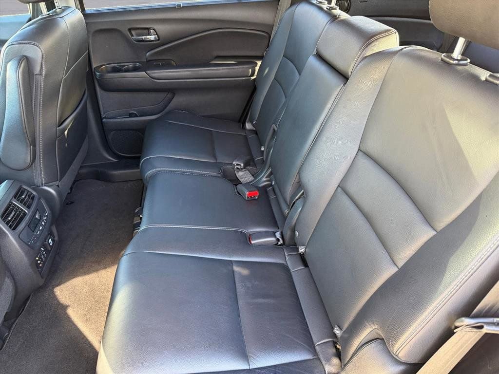 Used 2018 Honda Pilot Touring image 17