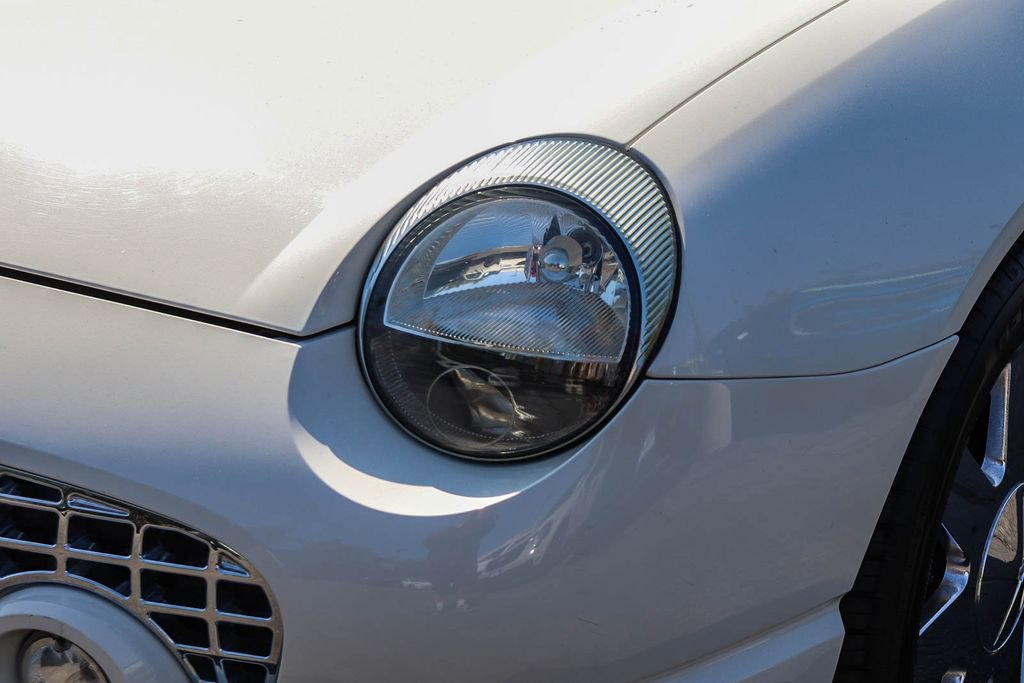 Used 2002 Ford Thunderbird RWD image 4