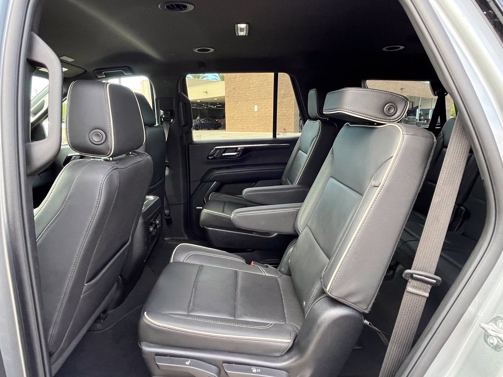 Used 2025 Chevrolet Tahoe Premier AWD/4WD image 14