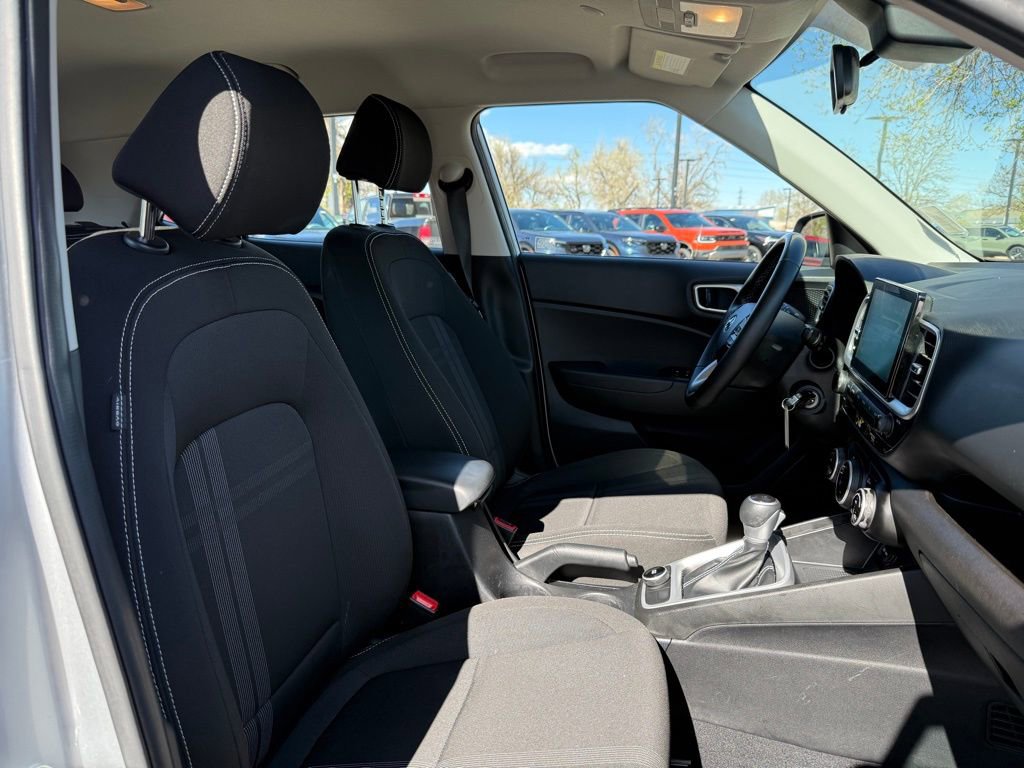 Used 2021 Hyundai Venue SEL FWD image 19