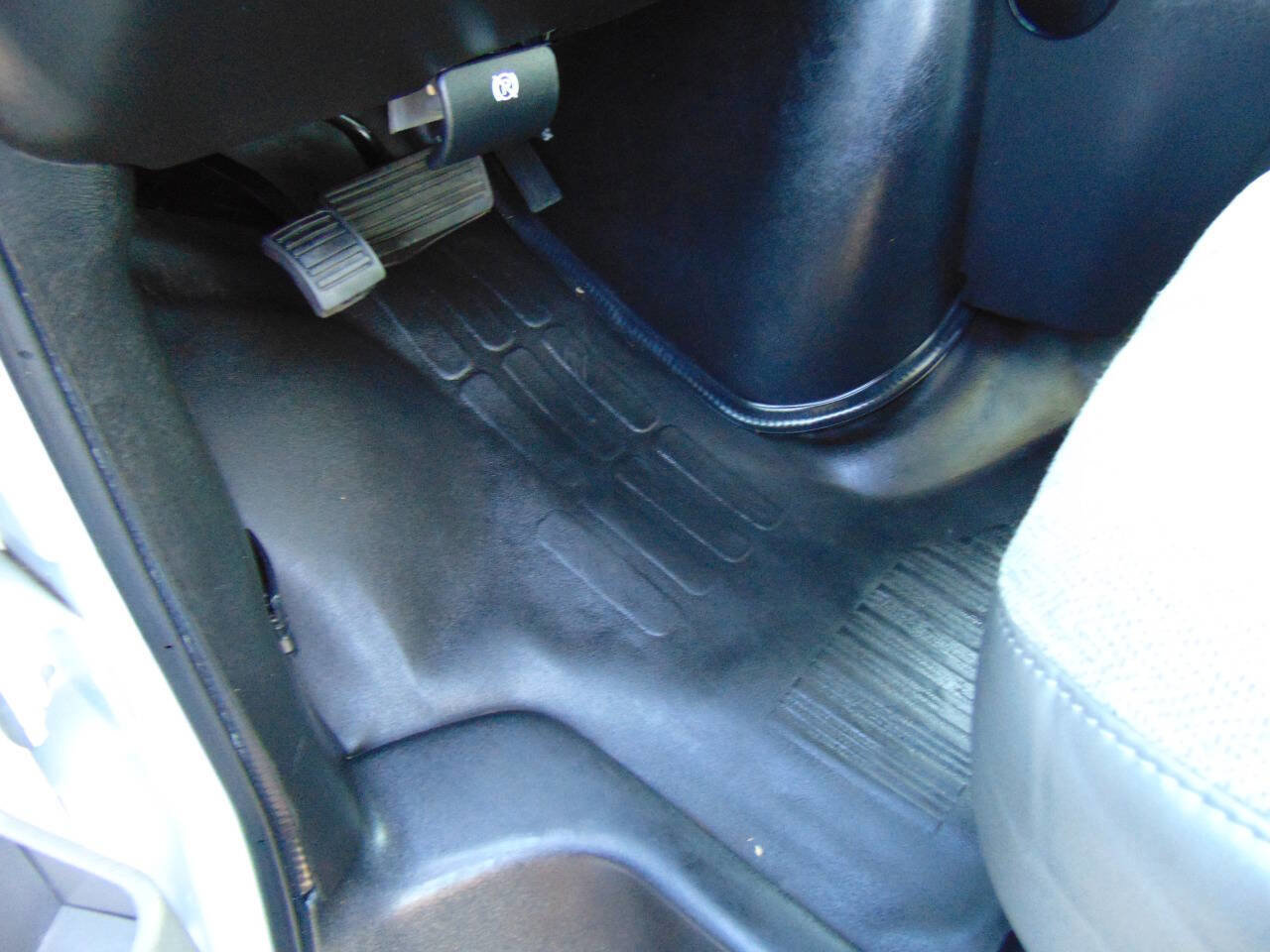 Used 2022 GMC Savana 3500 w/ Power Convenience Package RWD image 6