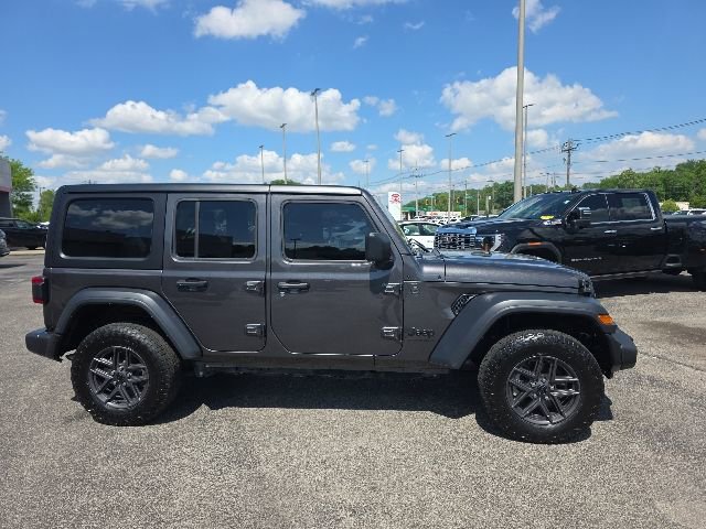 Used 2024 Jeep Wrangler Unlimited Sport AWD/4WD image 3