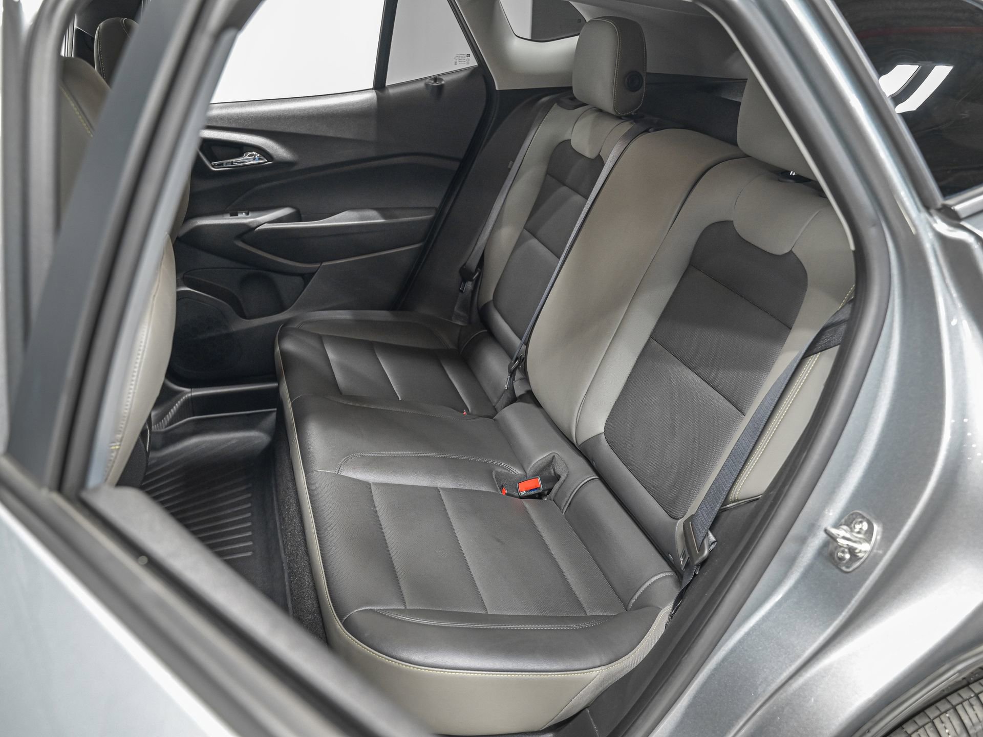 Used 2025 Chevrolet Trax ACTIV w/ Driver Confidence Package image 27