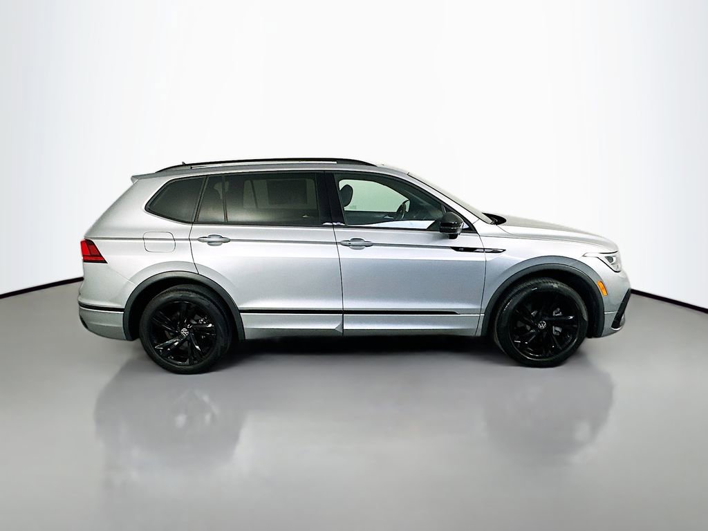 Used 2023 Volkswagen Tiguan SE R-Line image 8