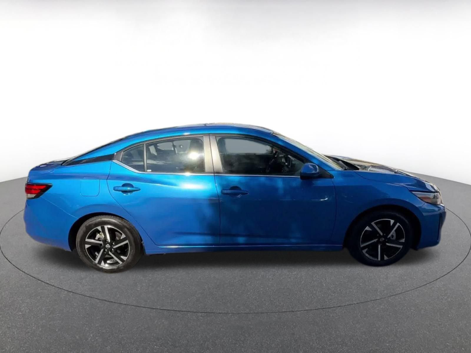 Used 2025 Nissan Sentra SV FWD image 15
