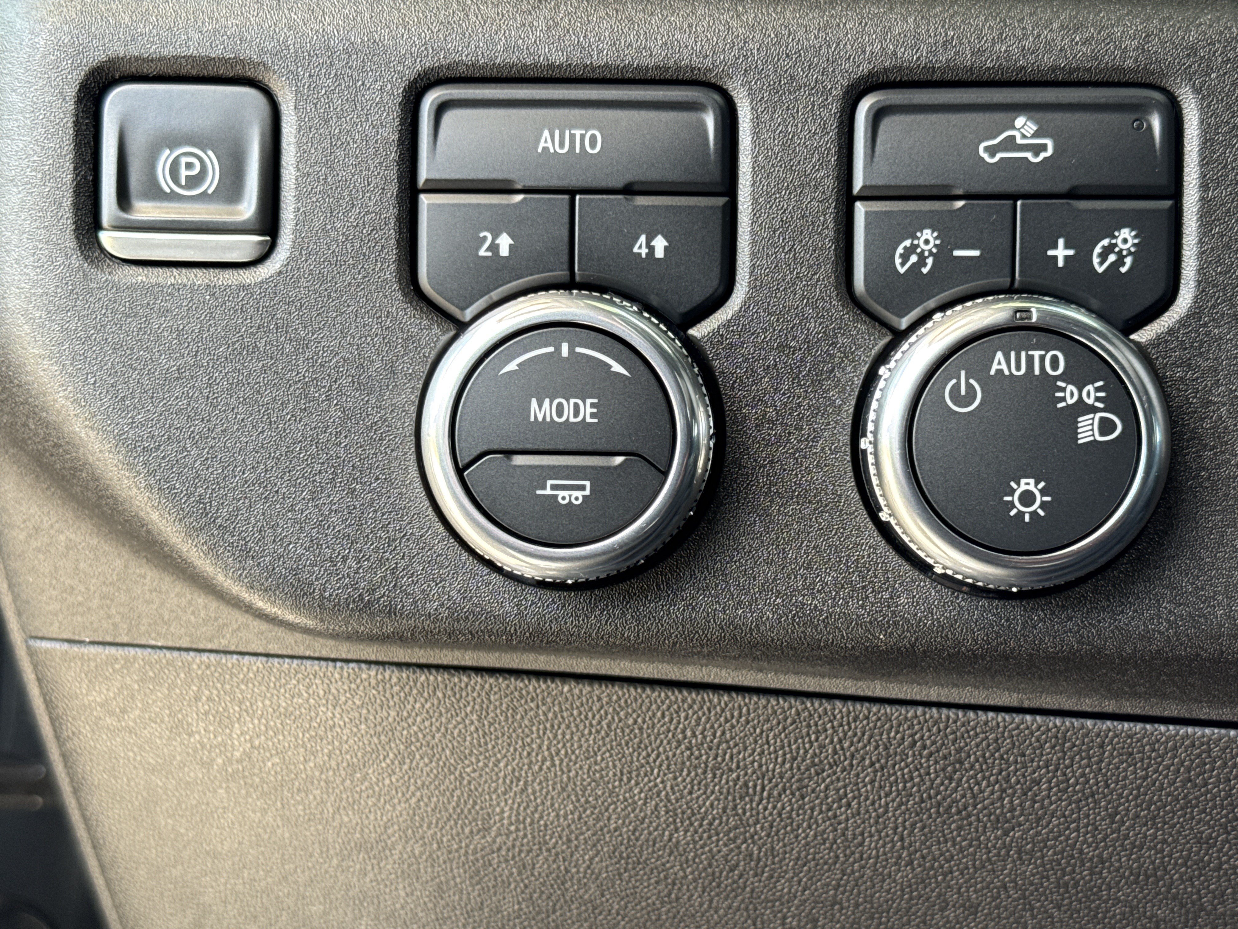 Used 2024 GMC Sierra 1500 SLE w/ Preferred Package AWD/4WD image 19