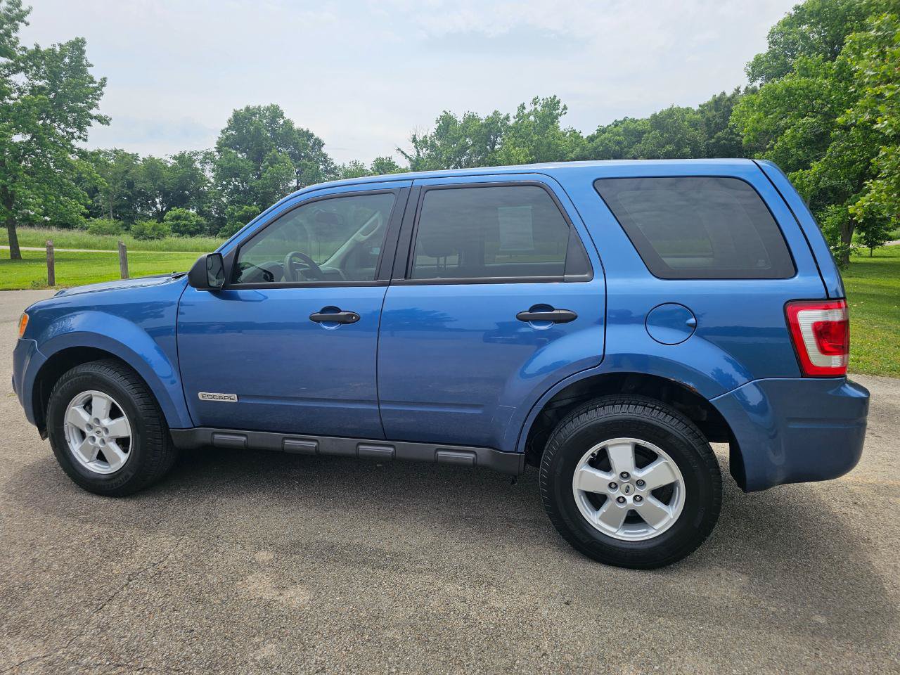 Used 2010 Ford Escape XLS FWD image 8
