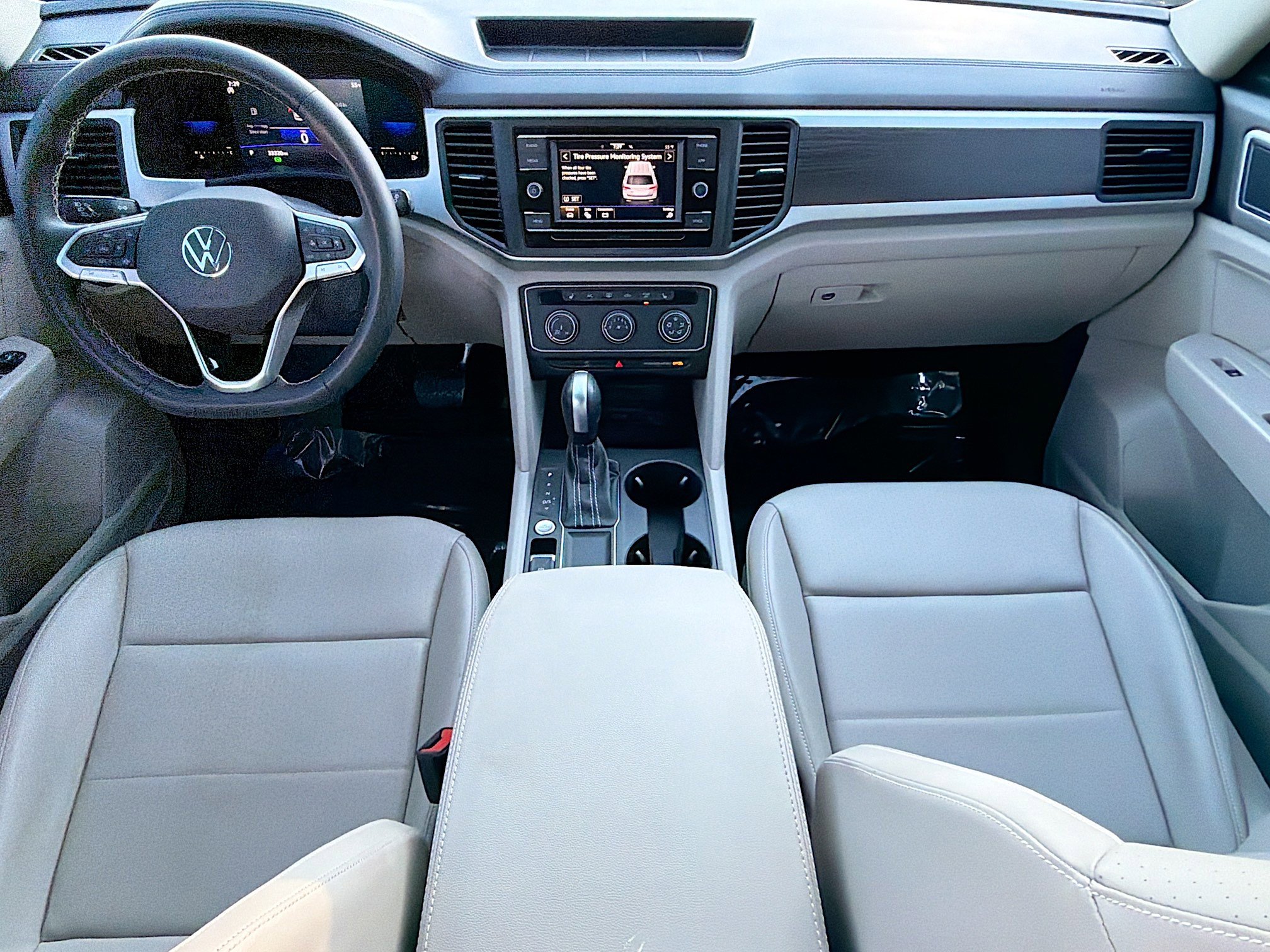 Used 2023 Volkswagen Atlas SE image 15