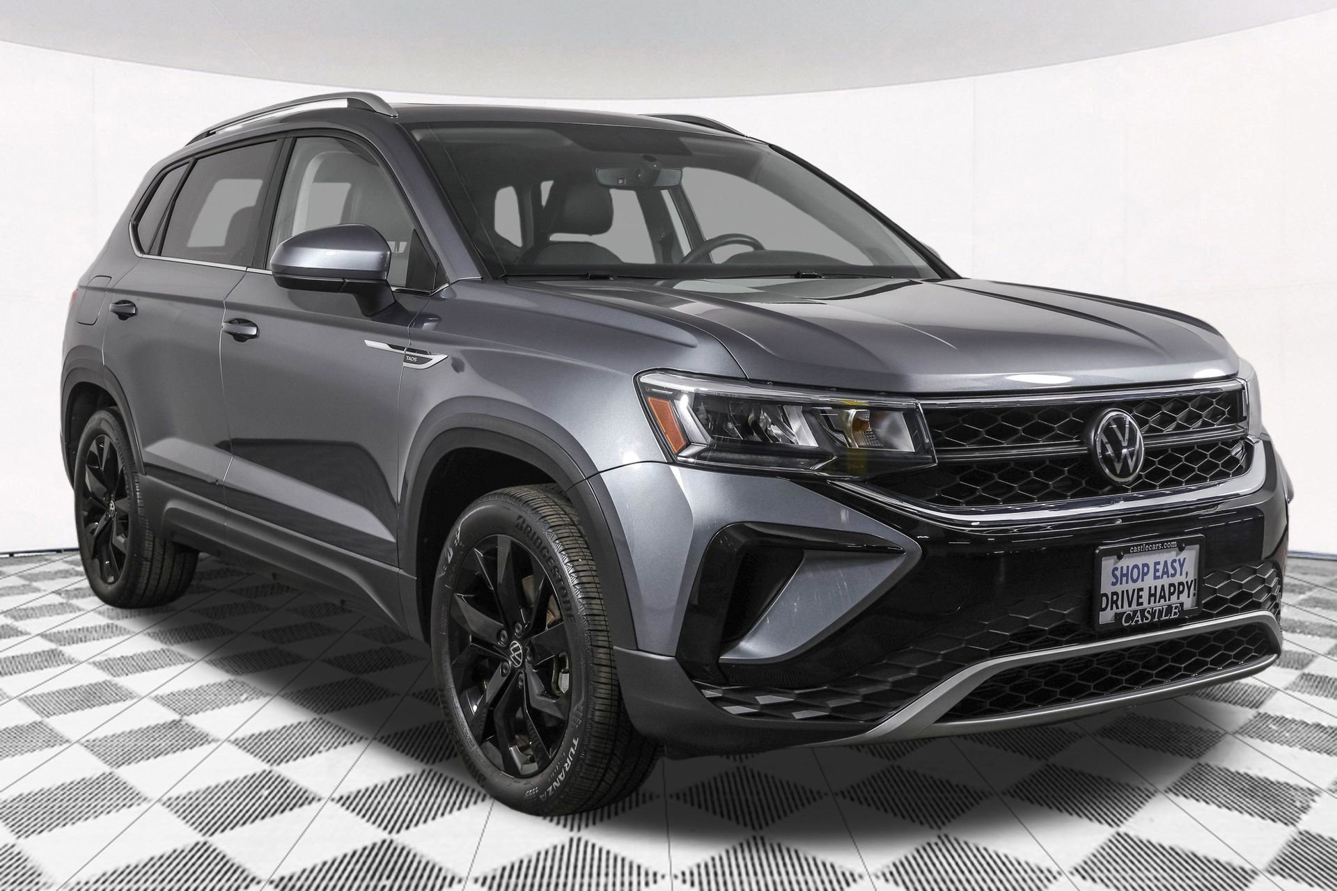 Used 2022 Volkswagen Taos SE w/ Panoramic Sunroof Package image 11