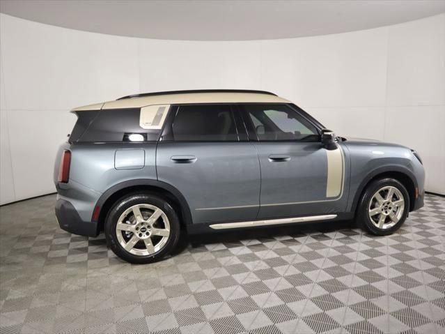 New 2025 MINI Cooper Countryman SE w/ Comfort Package Max AWD/4WD image 4