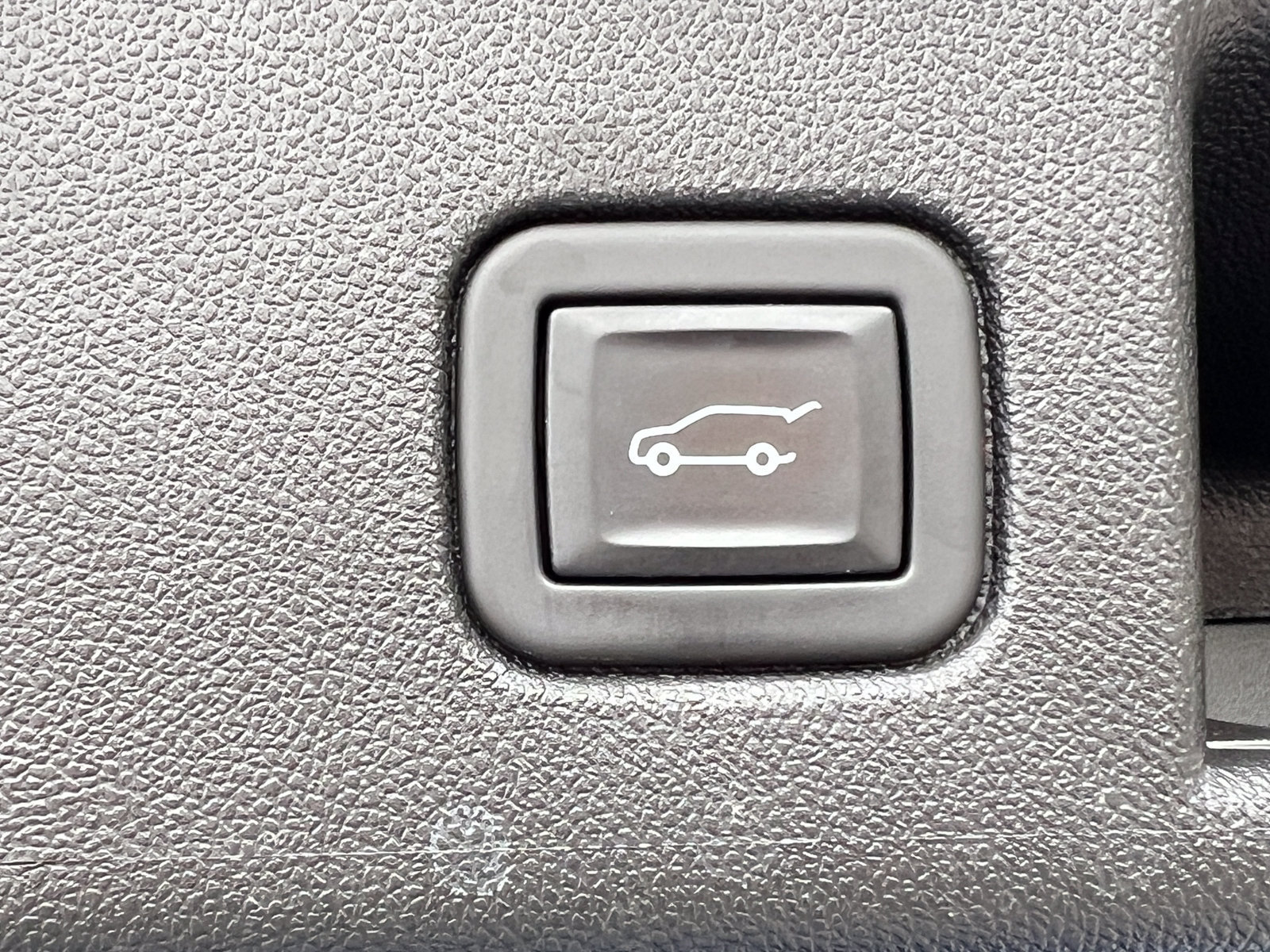Used 2024 Chevrolet Equinox RS w/ RS Leather Package AWD/4WD image 40